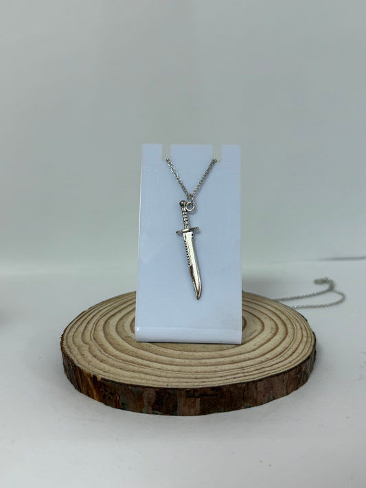 Bayonet Earrings And Necklace Set